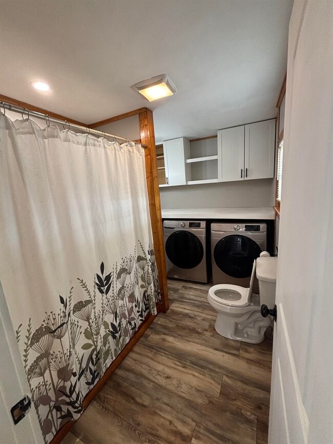 Building Photo - 280 Lakeshore Dr