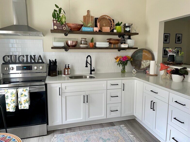 Building Photo - 203 Moreau St