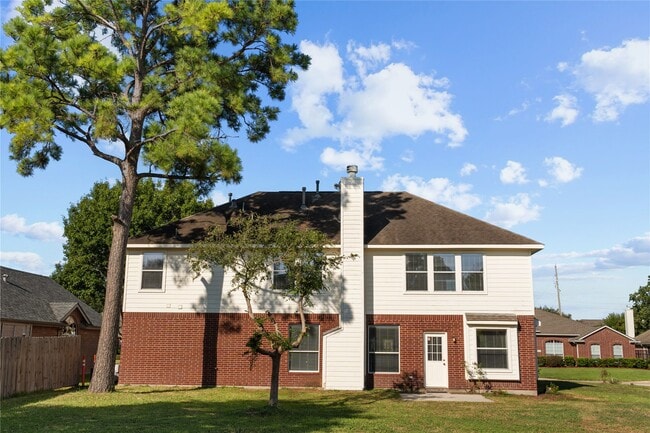 Building Photo - 11130 Fairway Dr