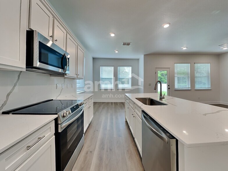 Building Photo - 6450 Atlantic Bch Ave