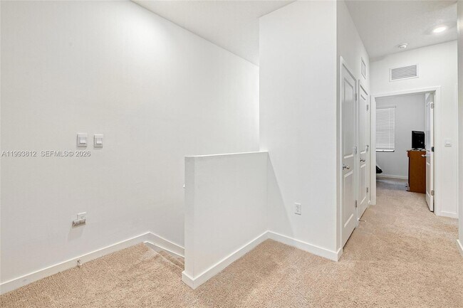 Building Photo - 834 SW 11th Ter