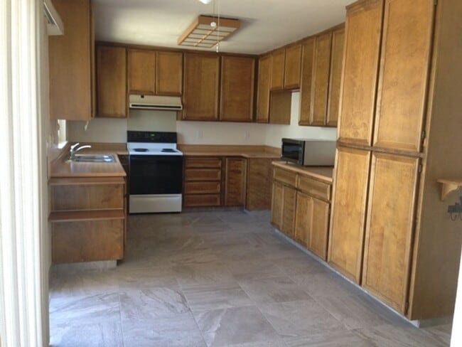 Building Photo - 304 De Vega Ct