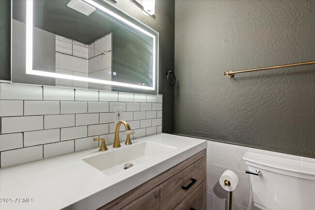 Building Photo - 1018 E Osborn Rd