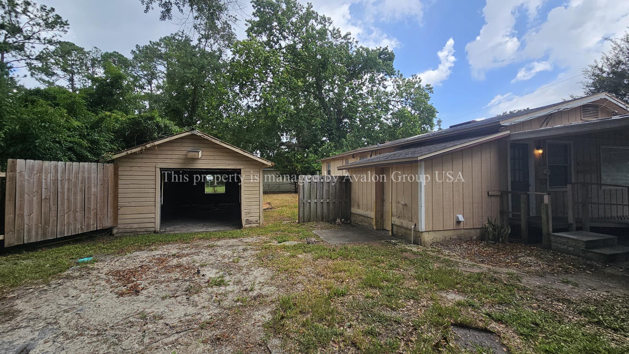 Building Photo - 1453 Winnebago Ave