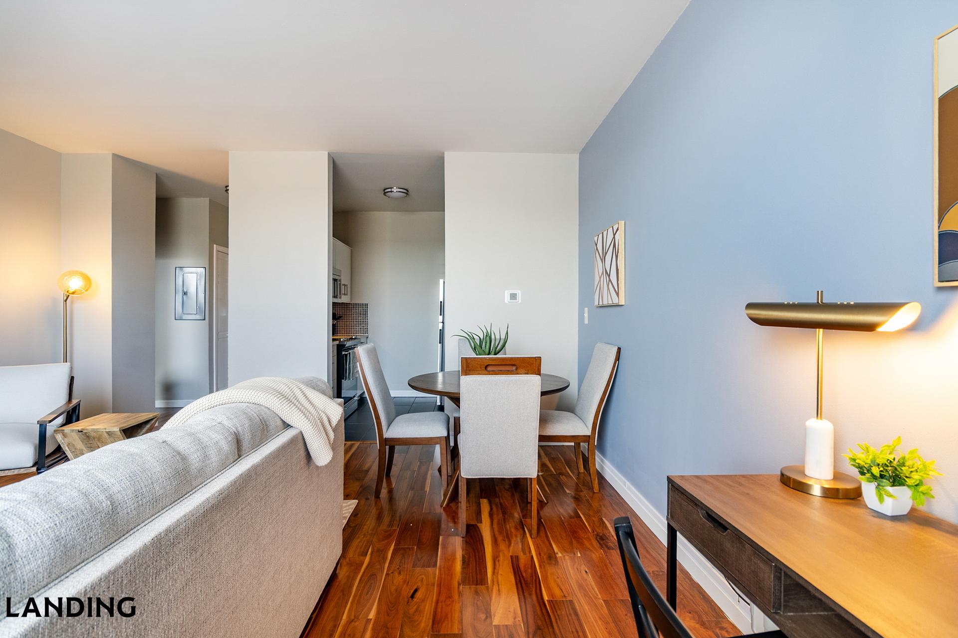 Building Photo - 265 College St