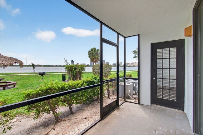 Building Photo - ONE BEDROOM ONE BATHROOM WITH LAKE VIEW!!!