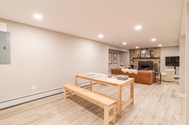 Building Photo - Spacious 4-Bedroom Home with In-Law Suite