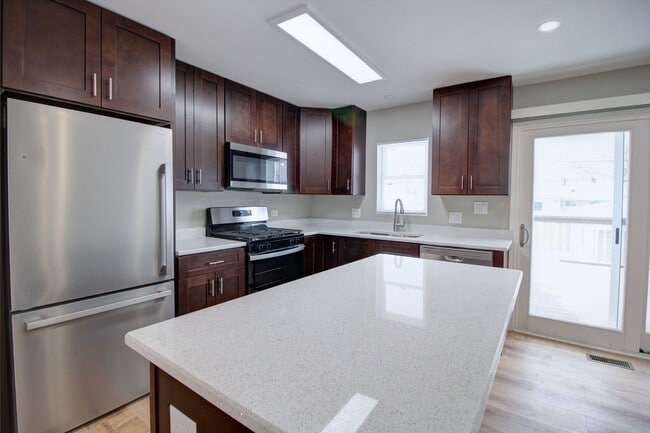 Building Photo - 225 Haller Ave