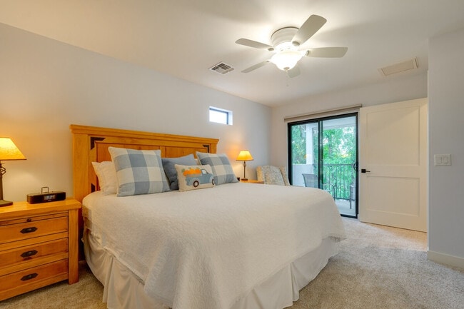 Building Photo - 8637 S Newberry Ln