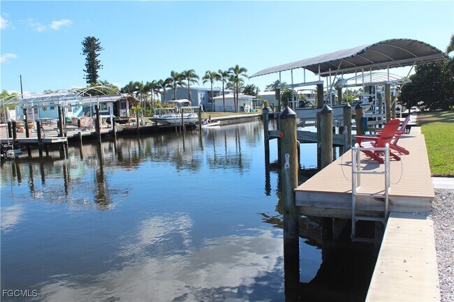 Building Photo - 2744 Sanderling Ct