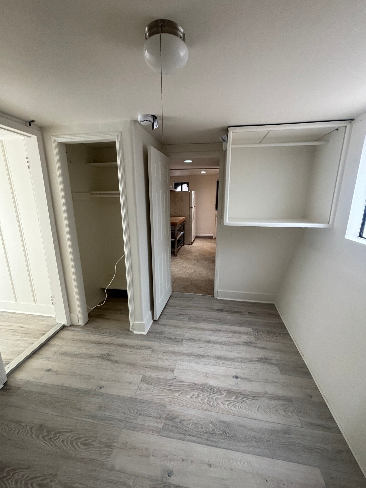 Building Photo - 325 35th St