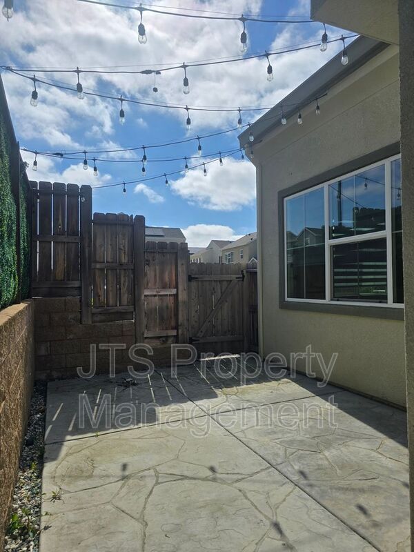 Building Photo - 3217 Sunny Gate Ln