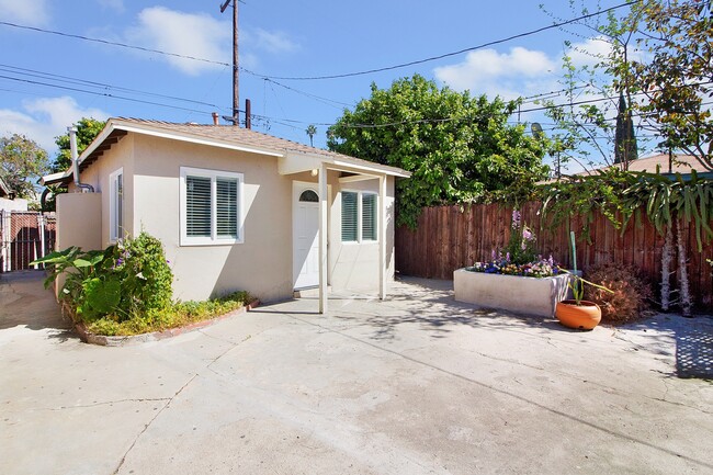 Building Photo - Ellis Street Duplex