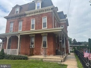 Building Photo - 303 Chestnut St
