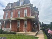 Building Photo - 303 Chestnut St