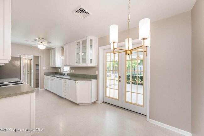Building Photo - 758 Banyan Dr