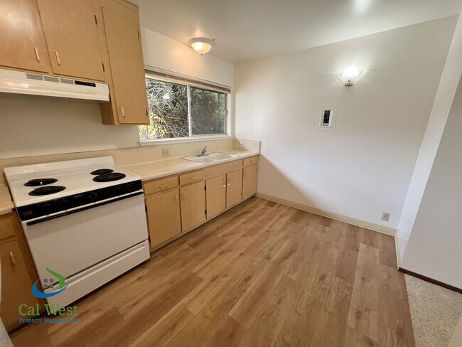Building Photo - $1,995 - One Bedroom One Bath Apartment - ...