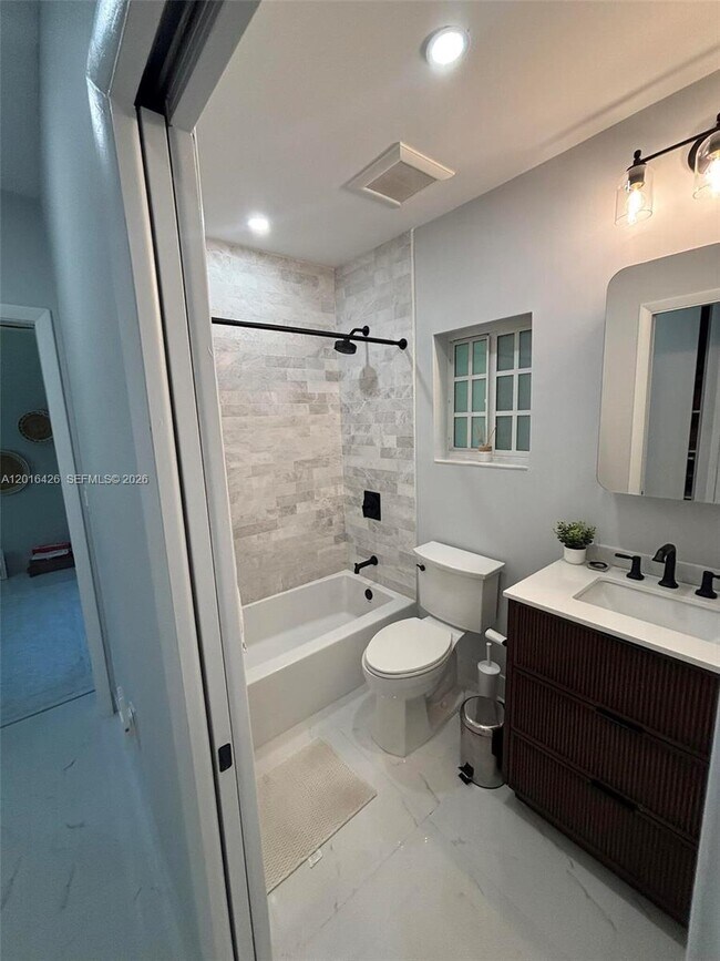 Building Photo - 7511 Miami View Dr