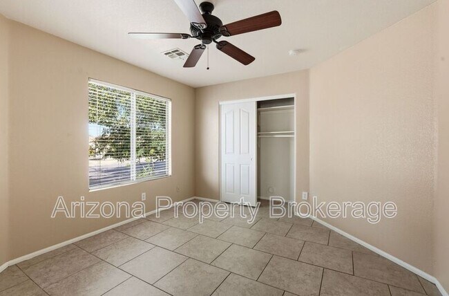 Building Photo - 919 E Monteleone St