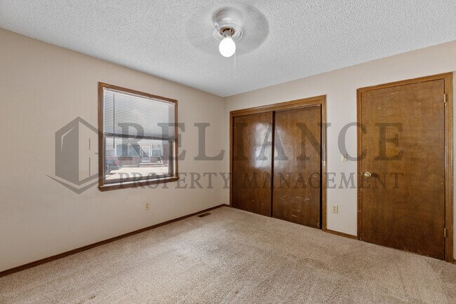 Building Photo - 1318 Peach Ave