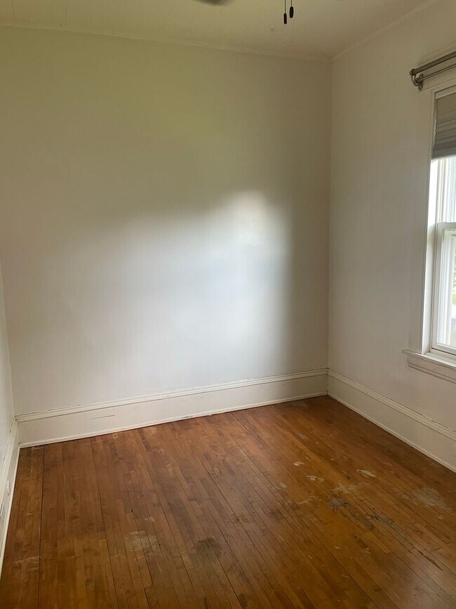 Building Photo - Minneapolis Duplex for Rent