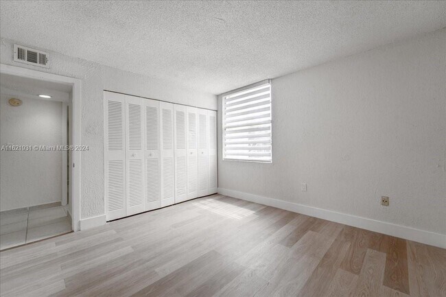 Building Photo - 10500 SW 108th Ave