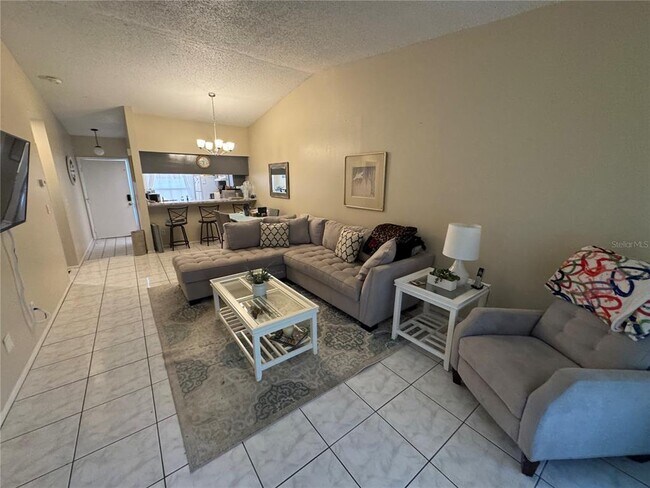 Building Photo - 7249 Parkside Villas Dr N