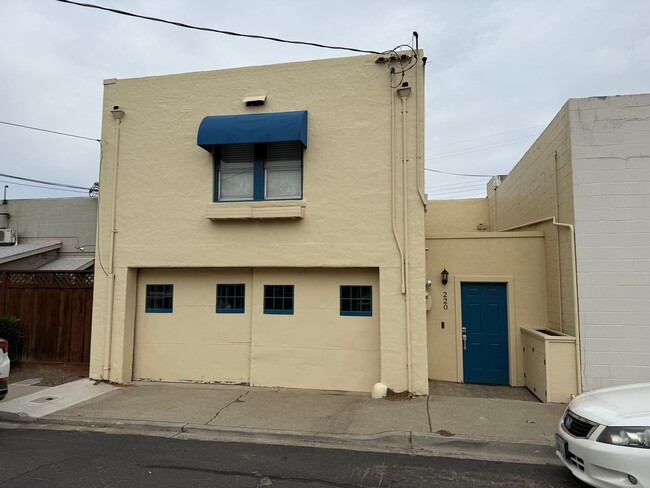 Primary Photo - ADORABLE APARTMENT ON QUIET STREET IN DOWN...