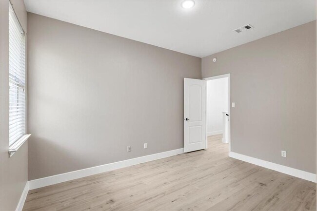 Building Photo - 3702 Tall Cedars Rd