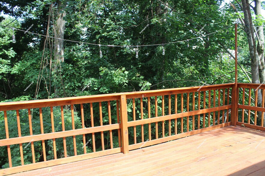 Building Photo - 8500 Olde Colony Trl