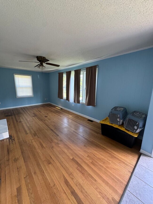 Building Photo - 829 Montclair Cir NW