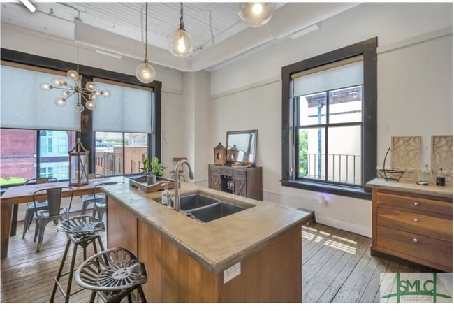 Building Photo - 2 BED | 2 BATH | DOWNTOWN CONDO