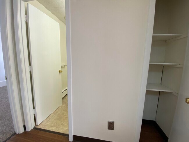 Building Photo - 3861 Brown Ave