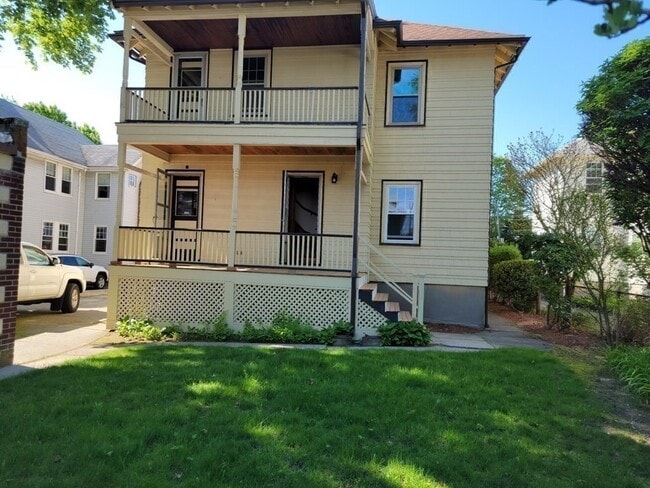 Building Photo - 133 Fairview Ave