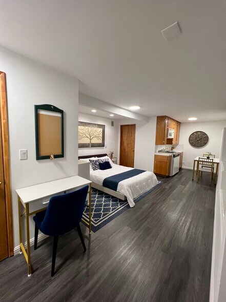 Primary Photo - 12 Coach Rd