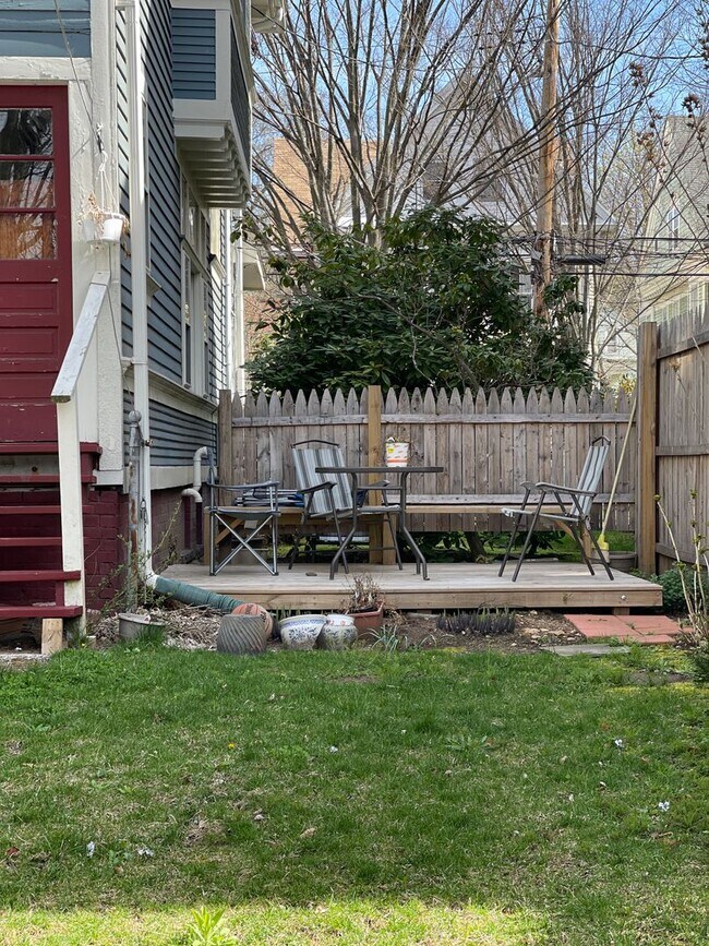 Building Photo - 288 Willow St