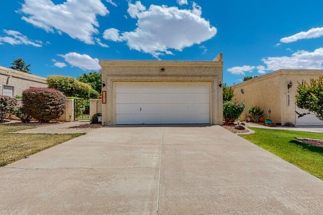 Building Photo - ACADEMY RIDGE 2 Bedroom Plus Office   2 Ba...