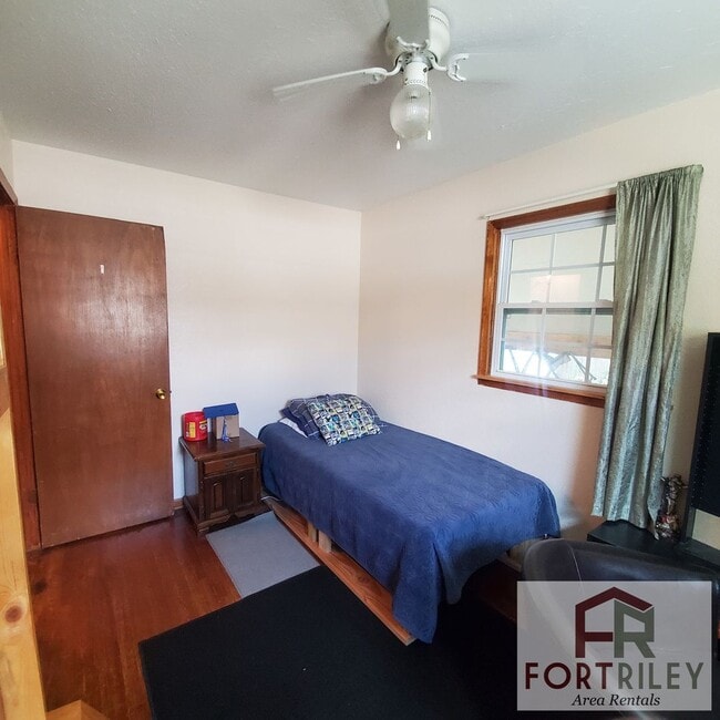 Building Photo - Spacious home for rent!