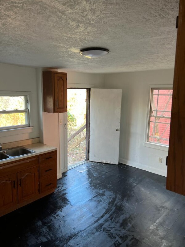 Building Photo - 421-423-423 Caldwell St