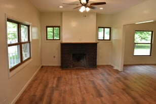 Building Photo - 539 North St