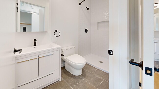 Building Photo - 2035 Castro St