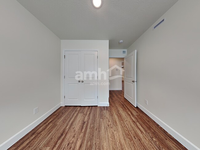 Building Photo - 11076 S Trocadero Ave