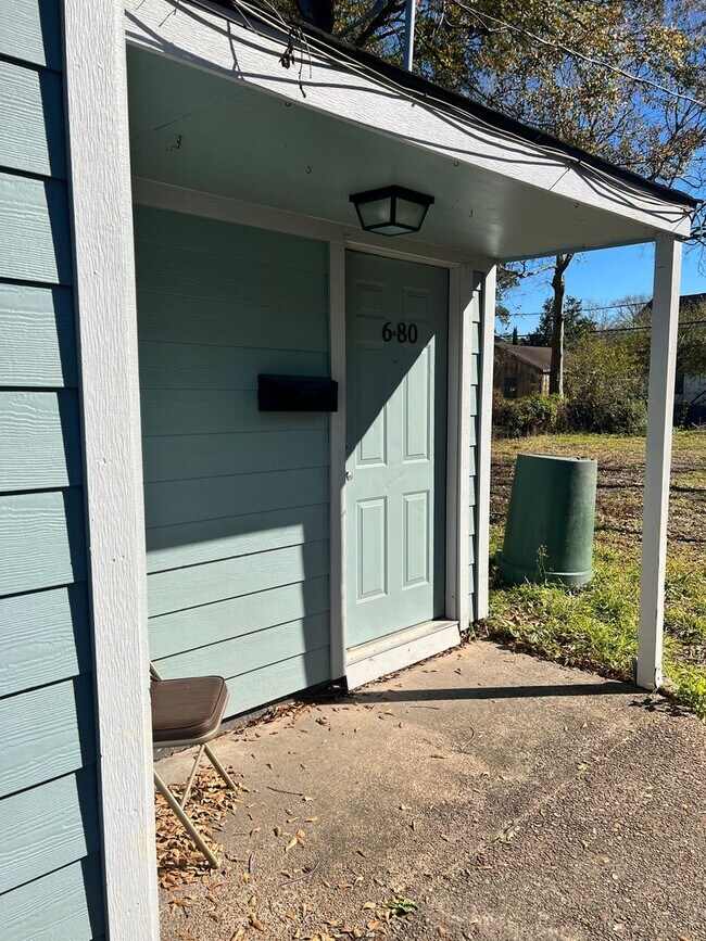 Building Photo - Introducing our 2 bedroom / 1 Bathroom Duplex For Rent in Beaumont, TX