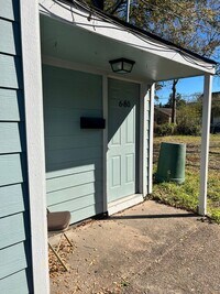Building Photo - Introducing our 2 bedroom / 1 Bathroom Duplex For Rent in Beaumont, TX