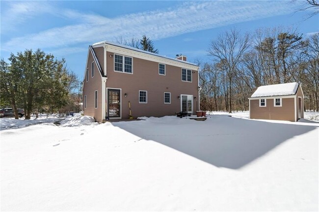 Building Photo - 27 River St