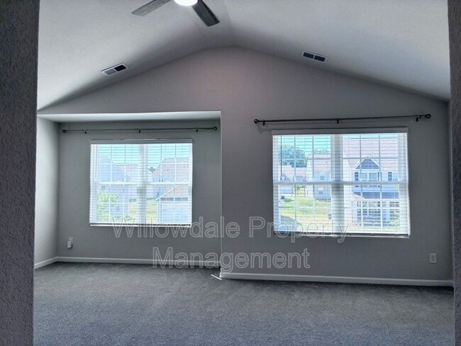 Building Photo - 357 Gourd St