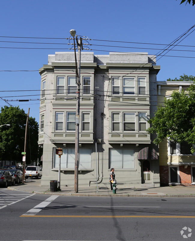 Building Photo - 456 Washington Ave