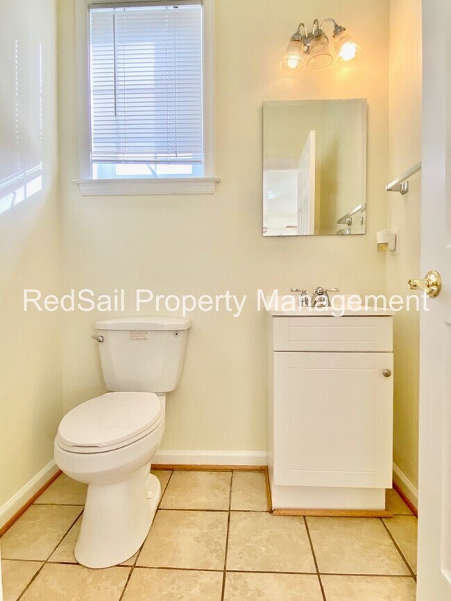 Building Photo - Crowne Pointe home available!