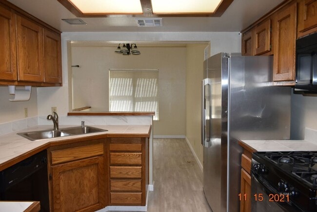 Building Photo - Condo for Rent in Montefino Townhomes – Premium Amenities & Prime Location!