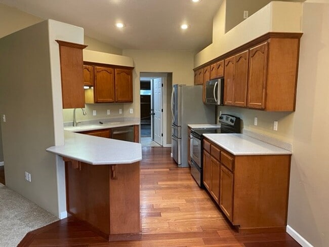 Building Photo - Nice 3 Bedroom 2 Bath home in Central Point